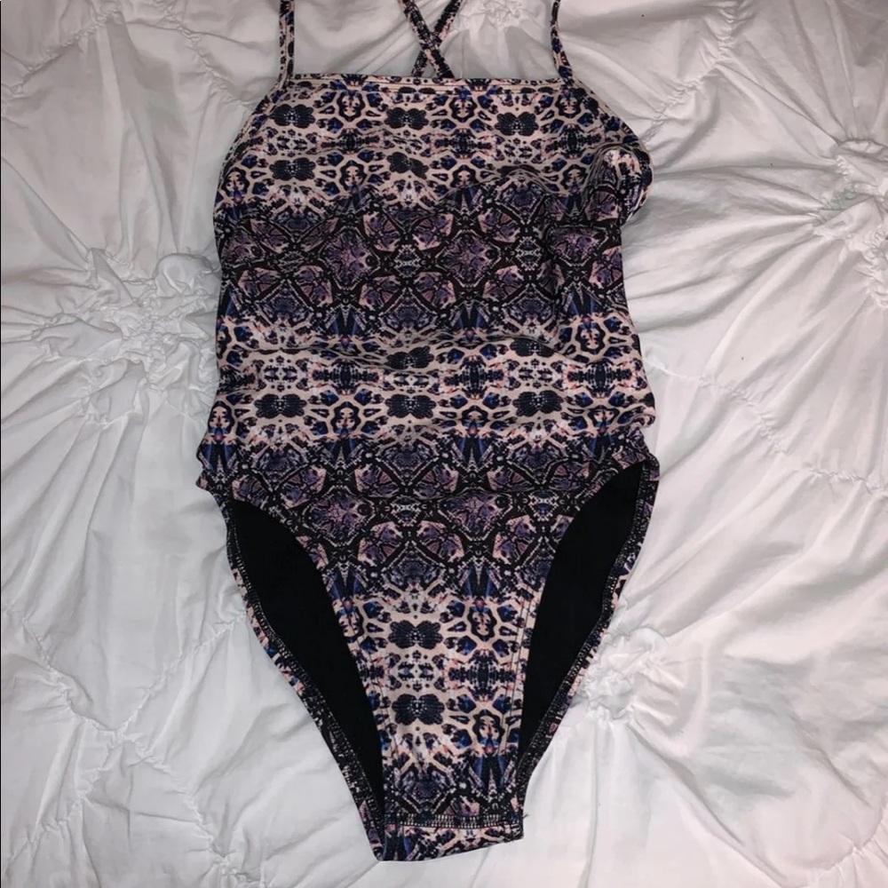 ❌SOLD❌Jolyn pattern tie back onesie - Picture 1 of 4